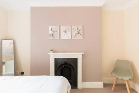 Regency Apartment - Private Entrance & Courtyard Cheltenham United Kingdom