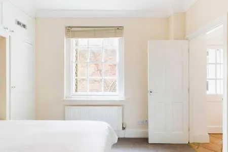 Regency Apartment - Private Entrance & Courtyard Cheltenham