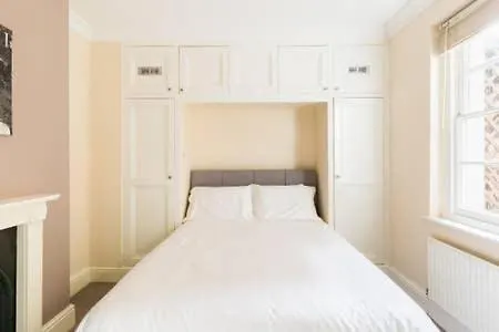 Regency Apartment - Private Entrance & Courtyard Cheltenham United Kingdom